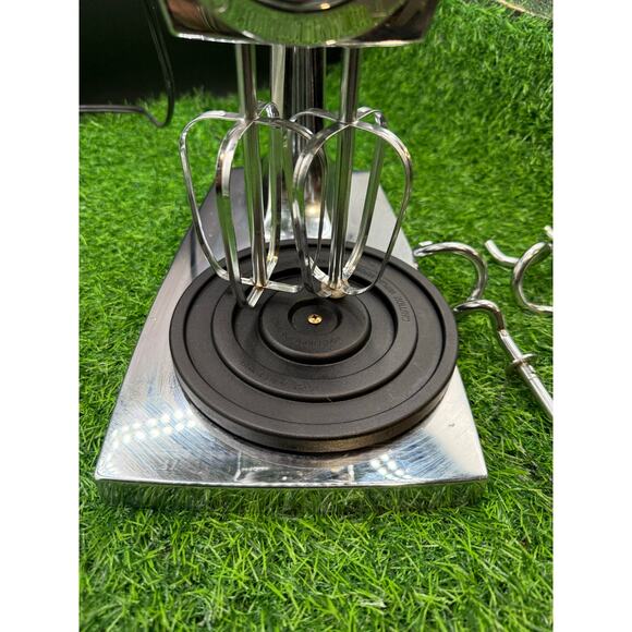 Vintage Sunbeam Mixmaster Mixer Stainless Chrome Model 1940 – No Bowls - Picture 4 of 10